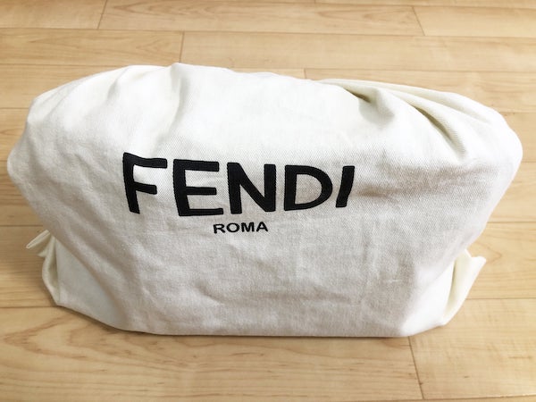 バッグレンタル「ラクサス」の梱包されたFENDIのバッグ